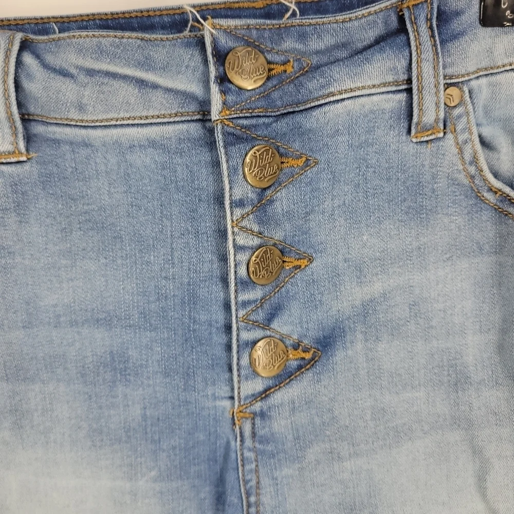 Wild Blue Womens Skinny Jean Shorts by‎ Sadie Robertson Size 7